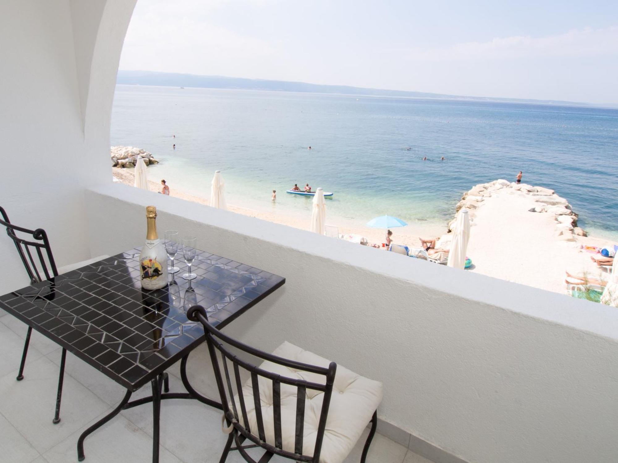 Villa Tamaris On The Beach Подстрана Екстериор снимка